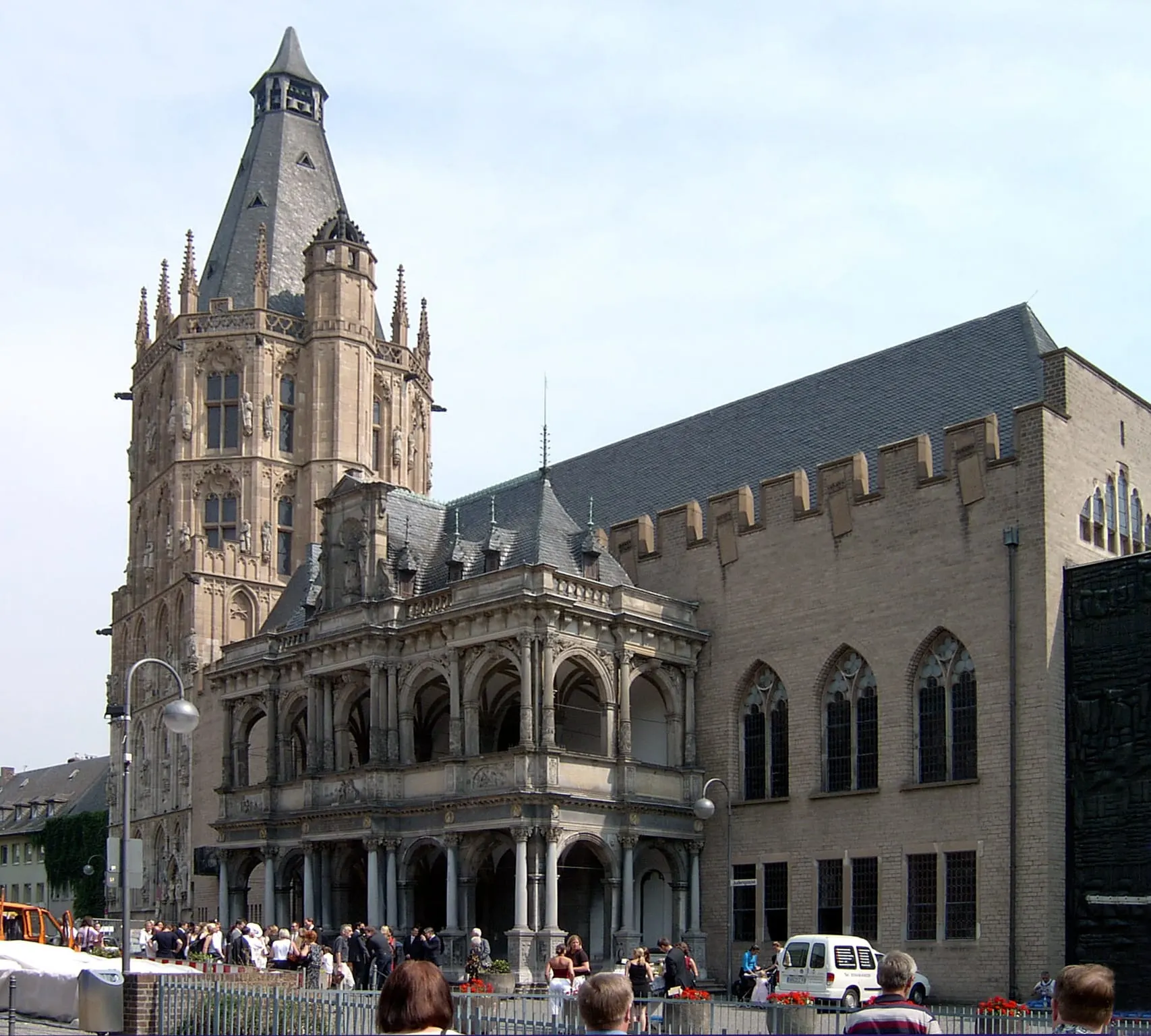 Kölner Rathaus mit Ratsturm und Renaissance-Loggia